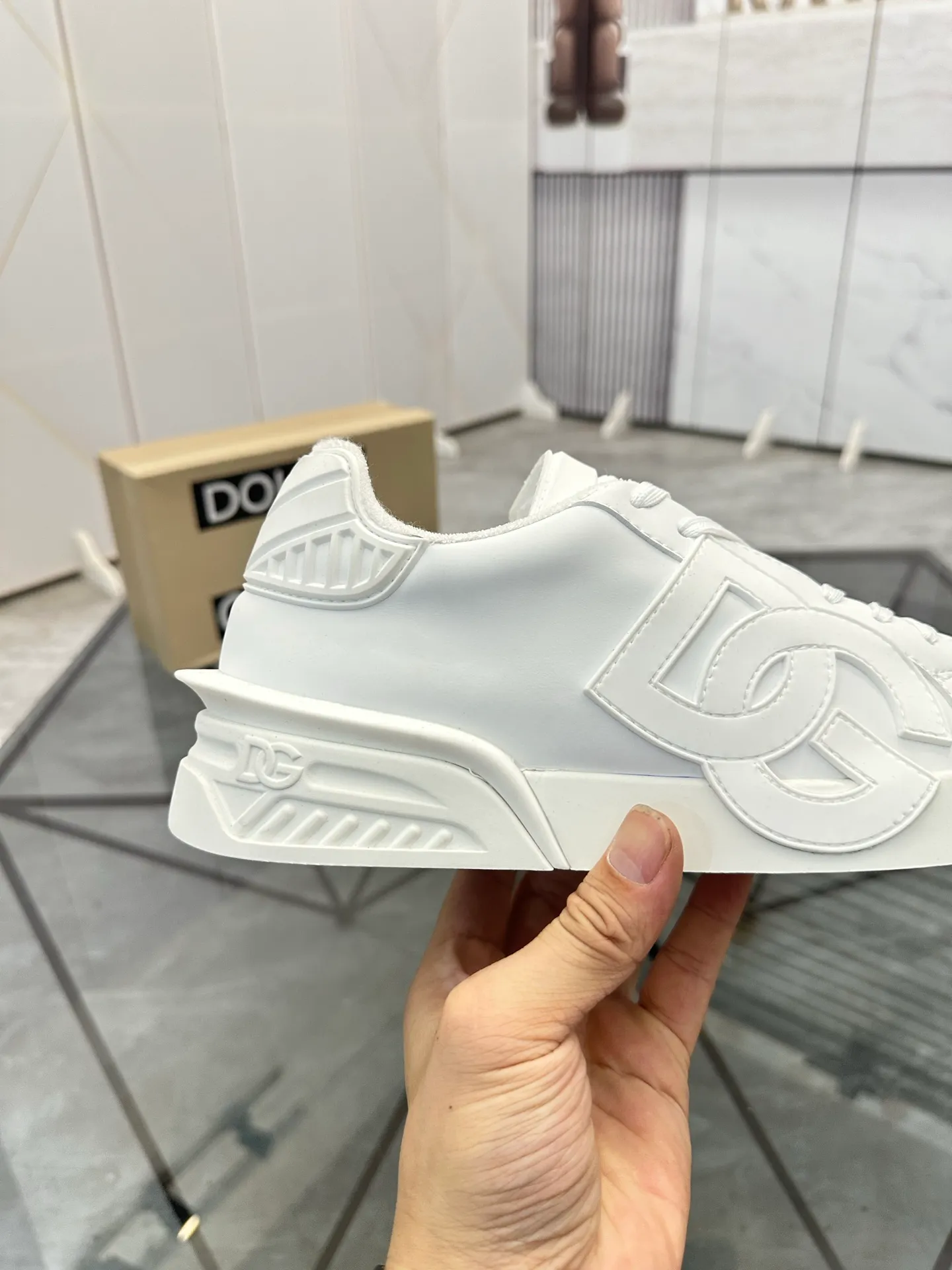 Men's shoes for sale 💰: 💰P500¥ Product trademark: DG* "Dolce & Gabbana*" low-cut casual shoes Regular size: 35-45 (can be customized to 46) Couple style Product material: imported silk leather upper, breathable lining, original outsole. Number: 803